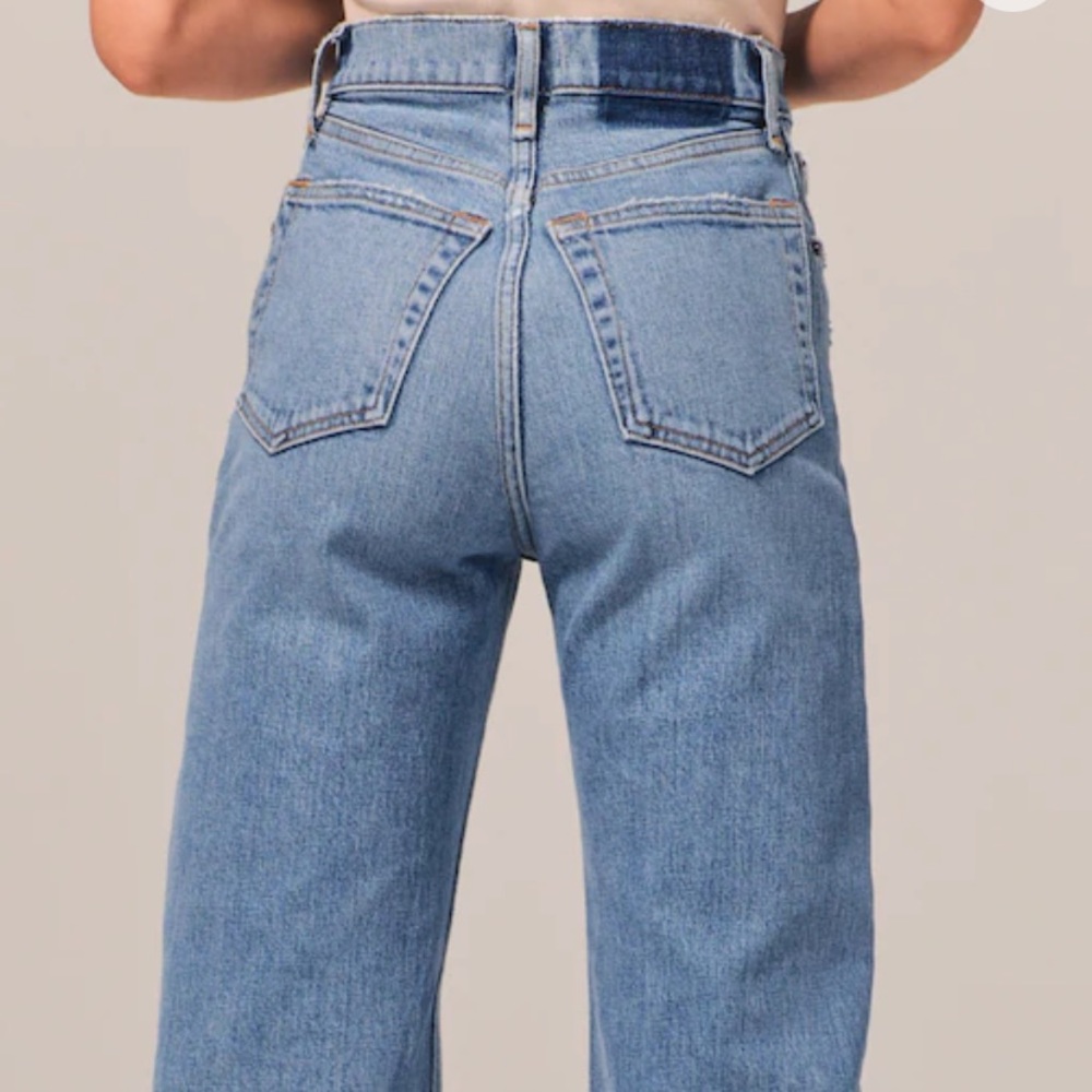 Abercrombie and Fitch High Rise 90s Relaxed Jean